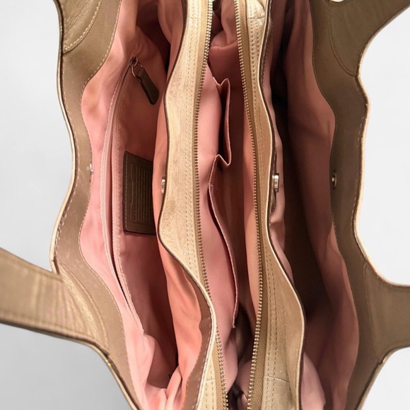 Coach Champagne shoulder bag - Picture 4 of 12